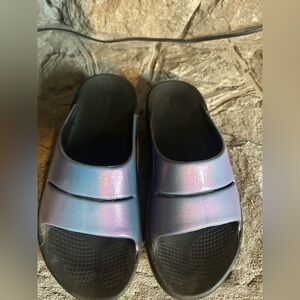 OOFOS OOahh Luxe Slide Sandal – Evening Sky – Women’s Size 9